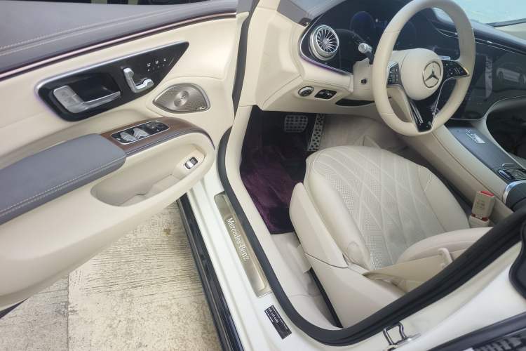 Used Mercedes-Benz EQS 2023 580 4MATIC Driver Seat