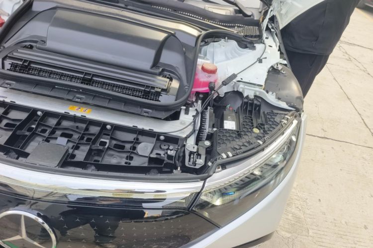 Used Mercedes-Benz EQS 2023 580 4MATIC Engine Bay Left