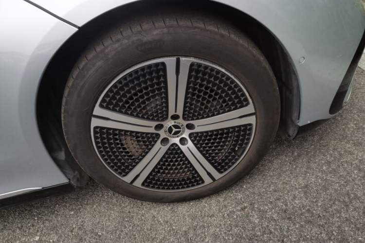 Used Mercedes-Benz EQS 2023 450+ Luxury Edition Right Front Wheel Hub