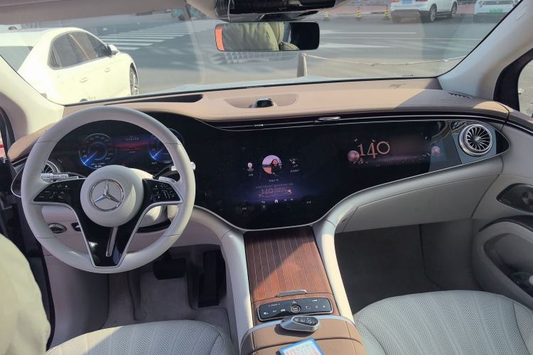 Used Mercedes-Benz EQS 2023 450+ Pioneer Edition Center Console