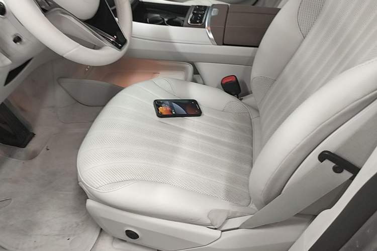 Used Mercedes-Benz EQS 2023 450+ Pioneer Edition Left Front Seat