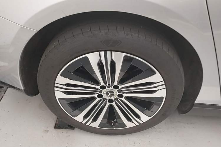 Used Mercedes-Benz EQS 2023 450+ Pioneer Edition Right Rear Wheel Hub