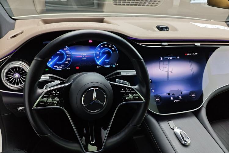 Used Mercedes-Benz EQS 2023 450+ Luxury Edition Center Console