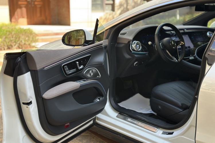 Used Mercedes-Benz EQS 2023 450+ Pioneer Edition Interior 12