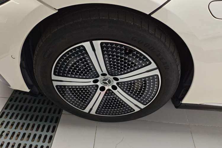 Used Mercedes-Benz EQS 2023 450+ Luxury Edition Left Front Wheel Hub