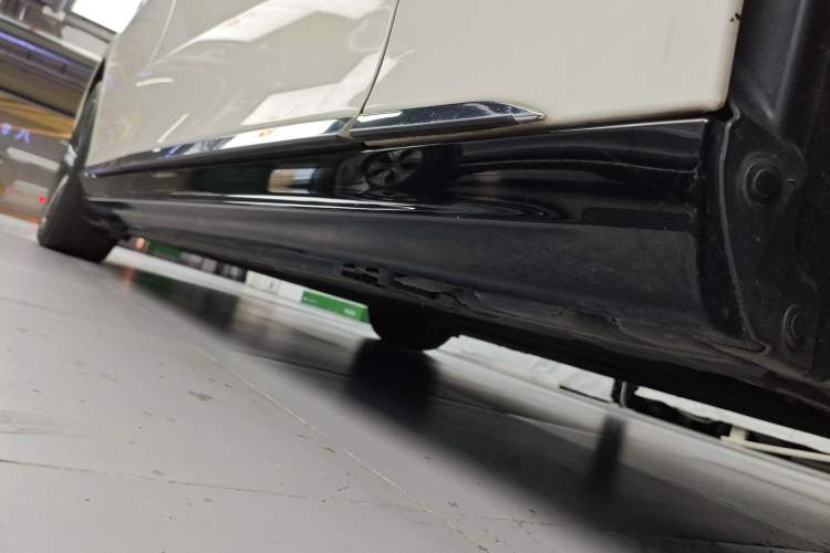 Used Mercedes-Benz EQS 2023 450+ Luxury Edition Right Side Sill