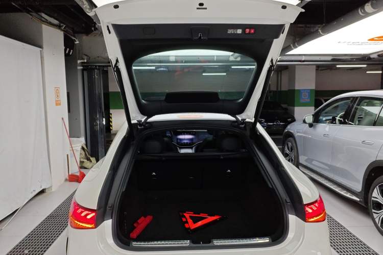 Used Mercedes-Benz EQS 2023 450+ Luxury Edition Trunk