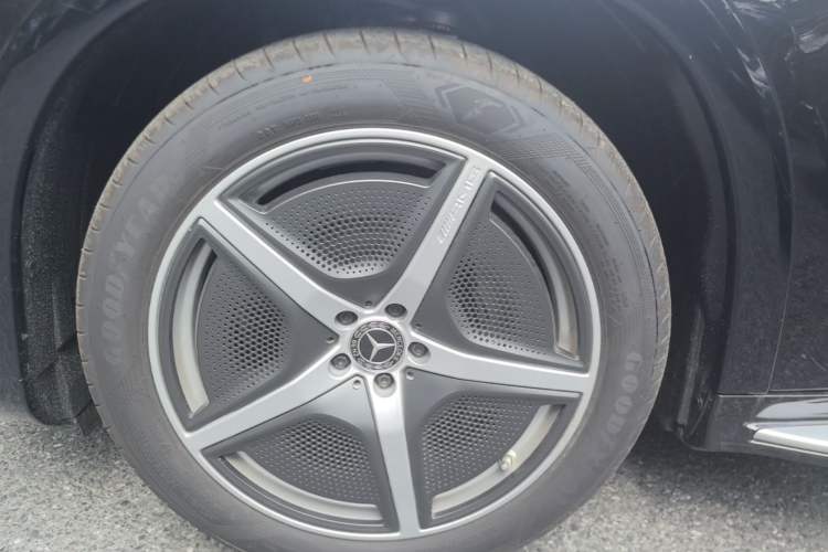 Used Mercedes-Benz EQS 2025 500 4MATIC Left Front Wheel Hub