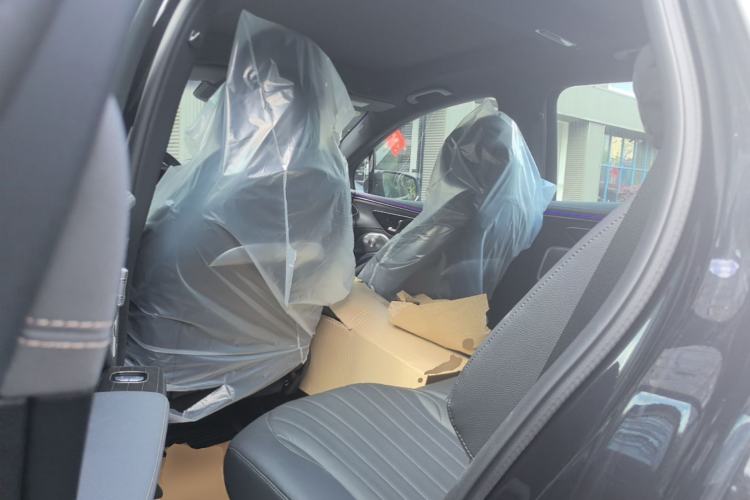 Used Mercedes-Benz EQS 2025 500 4MATIC Left Rear Seat