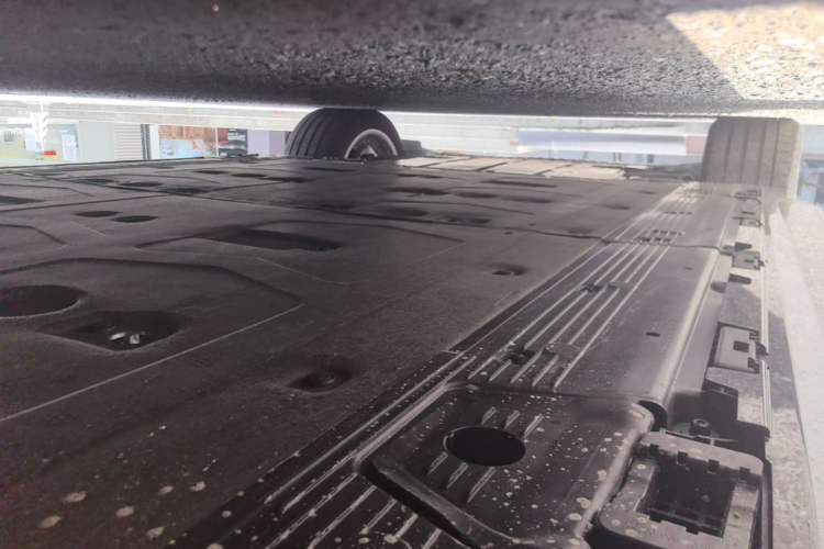 Used Mercedes-Benz EQS 2025 500 4MATIC Left Side Sill