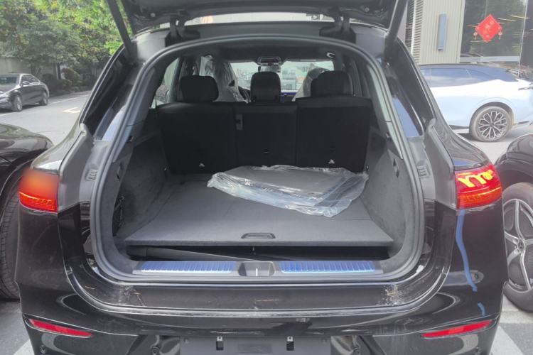 Used Mercedes-Benz EQS 2025 500 4MATIC Trunk