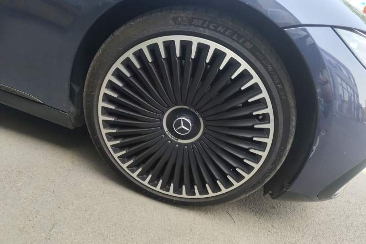 Used Mercedes-Benz EQS AMG 2022 AMG EQS 53 4MATIC+ Right Front Wheel Hub