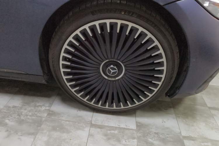 Used Mercedes-Benz EQS AMG 2022 AMG EQS 53 4MATIC+ Right Front Wheel Hub