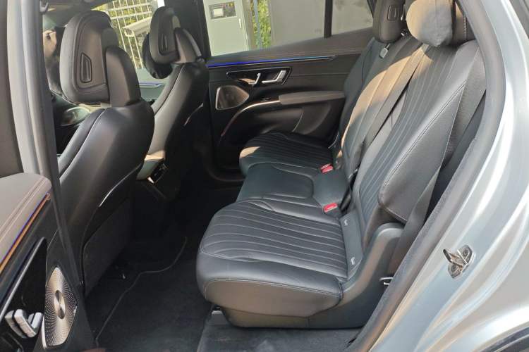 Used Mercedes-Benz EQS SUV 2023 450 4MATIC Pioneer Edition Left Rear Seat