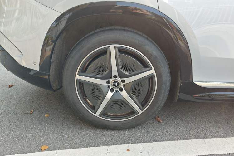 Used Mercedes-Benz EQS SUV 2023 450 4MATIC Pioneer Edition Right Rear Wheel Hub