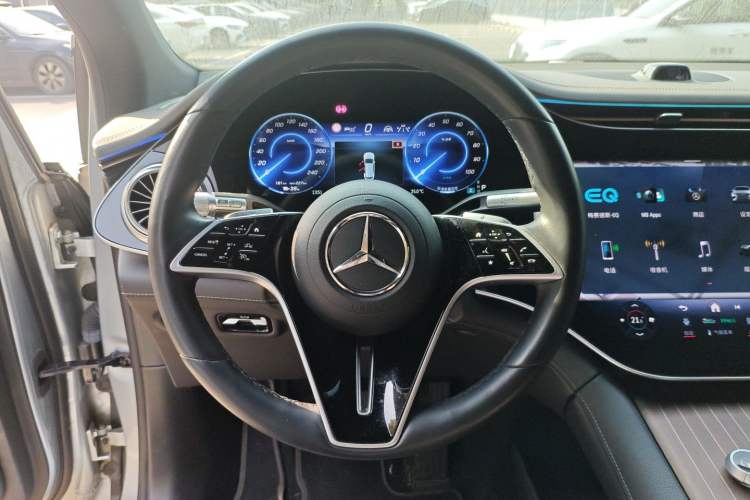 Used Mercedes-Benz EQS SUV 2023 450 4MATIC Pioneer Edition Steering Wheel