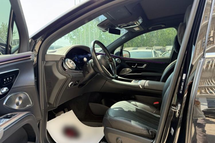 Used Mercedes-Benz EQS SUV 2023 450 4MATIC Pioneer Edition Driver Seat