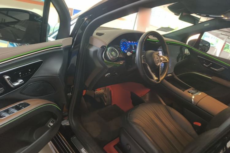 Used Mercedes-Benz EQS SUV 2023 450 4MATIC Pioneer Edition Driver Seat