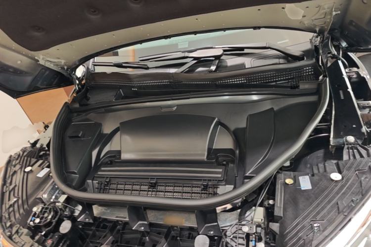 Used Mercedes-Benz EQS SUV 2023 450 4MATIC Luxury Edition Engine Bay