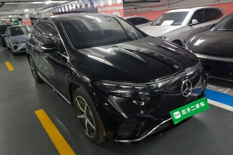 Used Mercedes-Benz EQS SUV 2023 450 4MATIC Pioneer Edition Front Right 45 Deg