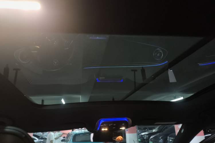 Used Mercedes-Benz EQS SUV 2023 450 4MATIC Pioneer Edition Headliner
