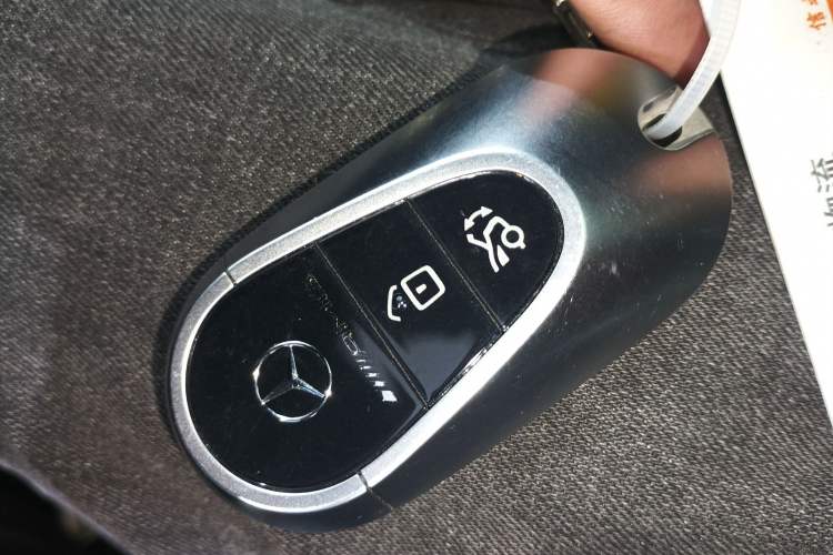 Used Mercedes-Benz EQS SUV 2023 450 4MATIC Pioneer Edition Interior 1