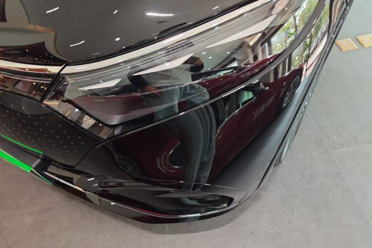Used Mercedes-Benz EQS SUV 2023 450 4MATIC Luxury Edition Left Front Headlight