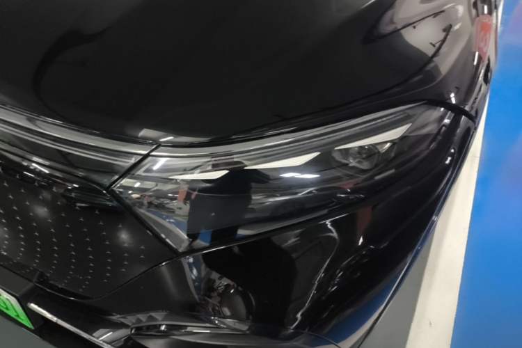 Used Mercedes-Benz EQS SUV 2023 450 4MATIC Pioneer Edition Left Front Headlight