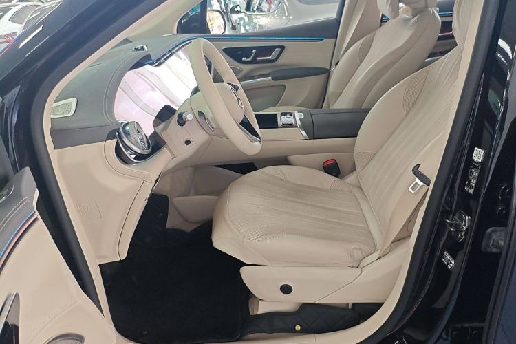 Used Mercedes-Benz EQS SUV 2023 450 4MATIC Pioneer Edition Left Front Seat