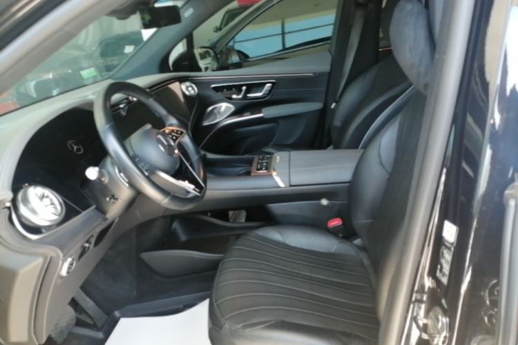 Used Mercedes-Benz EQS SUV 2023 450 4MATIC Pioneer Edition Left Front Seat