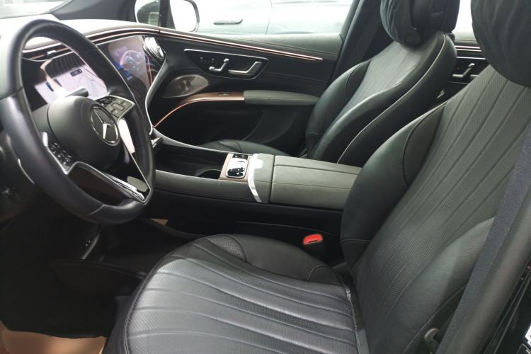 Used Mercedes-Benz EQS SUV 2023 450 4MATIC Pioneer Edition Left Front Seat