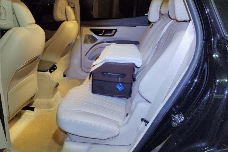Used Mercedes-Benz EQS SUV 2023 450 4MATIC Pioneer Edition Left Rear Seat