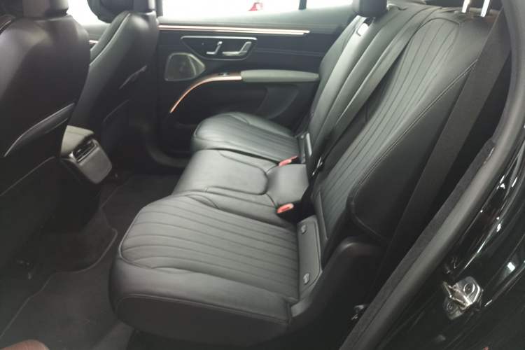 Used Mercedes-Benz EQS SUV 2023 450 4MATIC Pioneer Edition Left Rear Seat