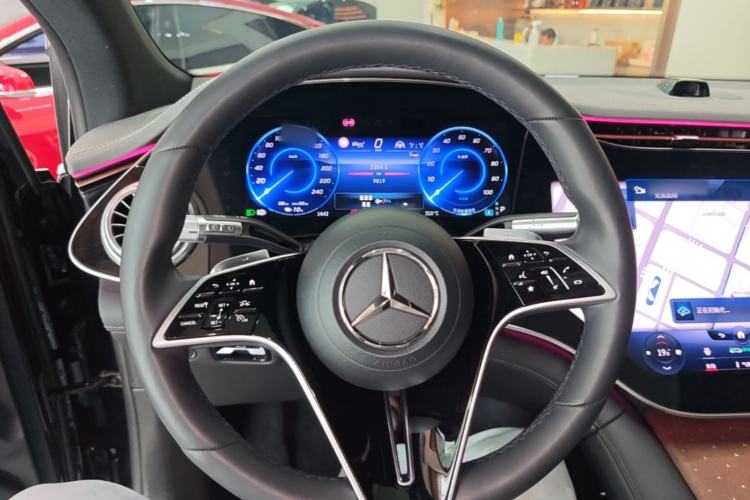 Used Mercedes-Benz EQS SUV 2023 450 4MATIC Luxury Edition Steering Wheel