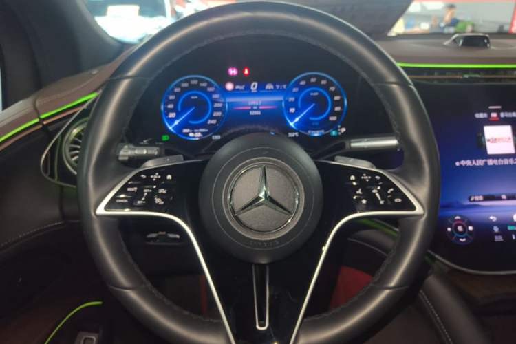 Used Mercedes-Benz EQS SUV 2023 450 4MATIC Pioneer Edition Steering Wheel
