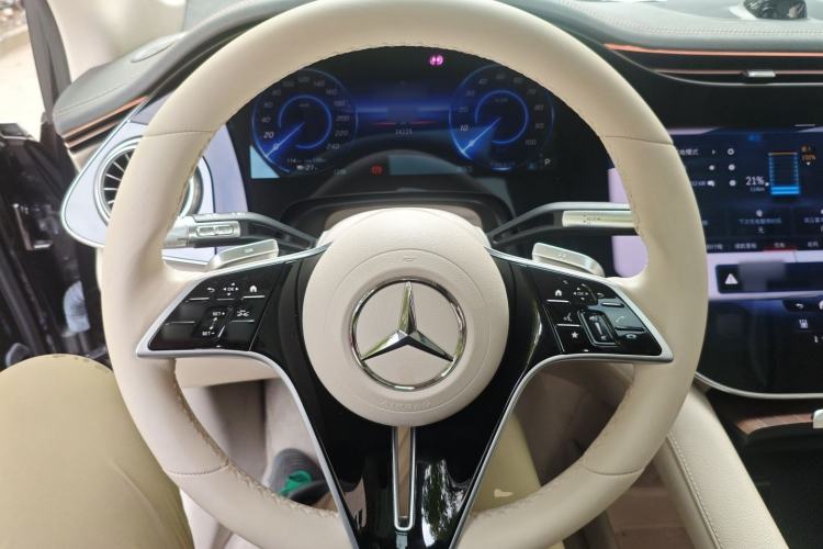 Used Mercedes-Benz EQS SUV 2023 450 4MATIC Pioneer Edition Steering Wheel