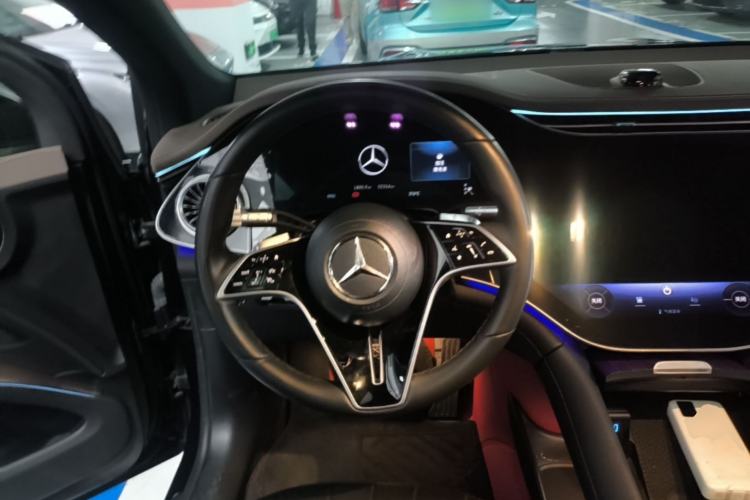 Used Mercedes-Benz EQS SUV 2023 450 4MATIC Pioneer Edition Steering Wheel