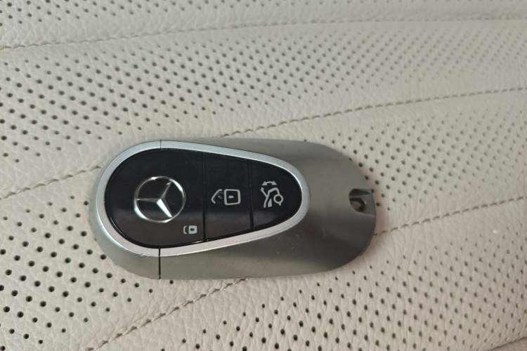 Used Mercedes-Benz EQS SUV 2023 450 4MATIC Pioneer Edition Vehicle Key