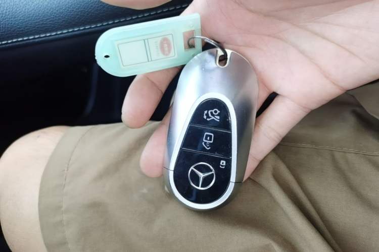Used Mercedes-Benz EQS SUV 2023 450 4MATIC Luxury Edition Vehicle Key