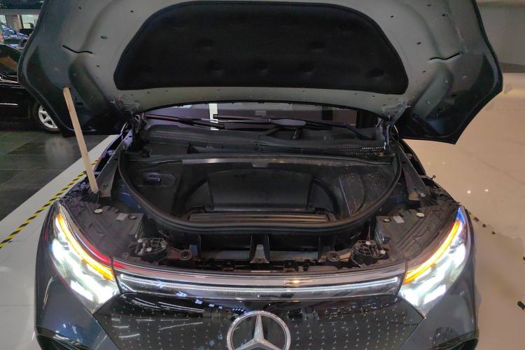 Used Mercedes-Benz EQS SUV 2023 450 4MATIC Pioneer Edition Engine Bay
