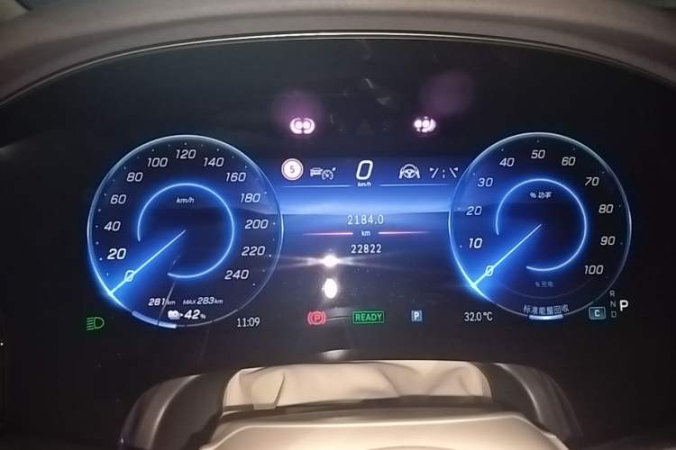 Used Mercedes-Benz EQS SUV 2023 450 4MATIC Pioneer Edition Instrument Cluster