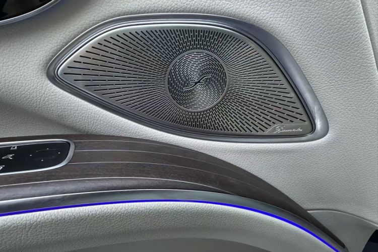 Used Mercedes-Benz EQS SUV 2023 450 4MATIC Pioneer Edition Interior 15