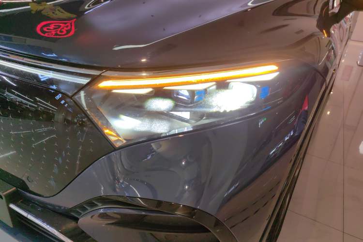 Used Mercedes-Benz EQS SUV 2023 450 4MATIC Pioneer Edition Left Front Headlight