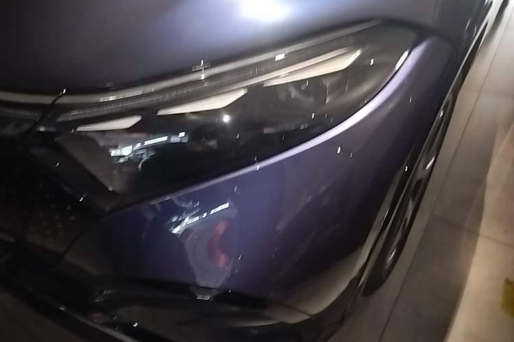 Used Mercedes-Benz EQS SUV 2023 450 4MATIC Pioneer Edition Left Front Headlight