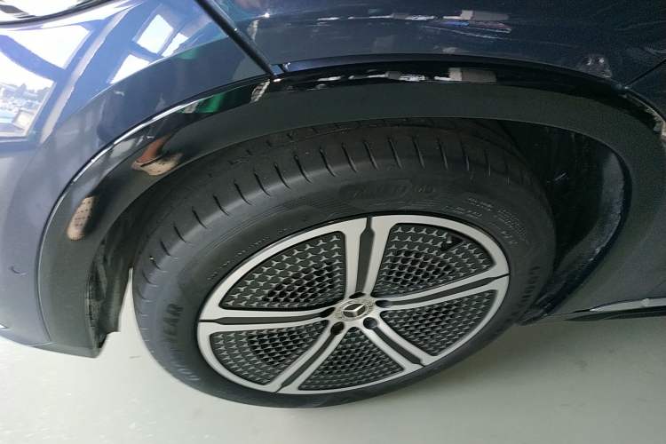 Used Mercedes-Benz EQS SUV 2023 450+ Left Front Wheel Hub