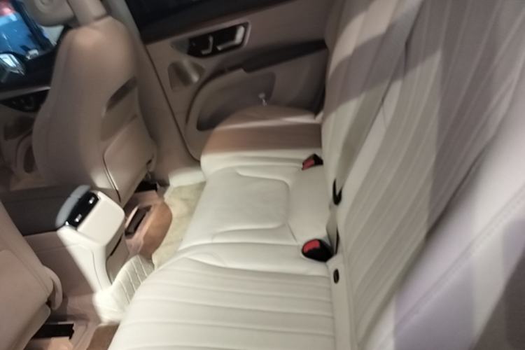 Used Mercedes-Benz EQS SUV 2023 450 4MATIC Pioneer Edition Left Rear Seat