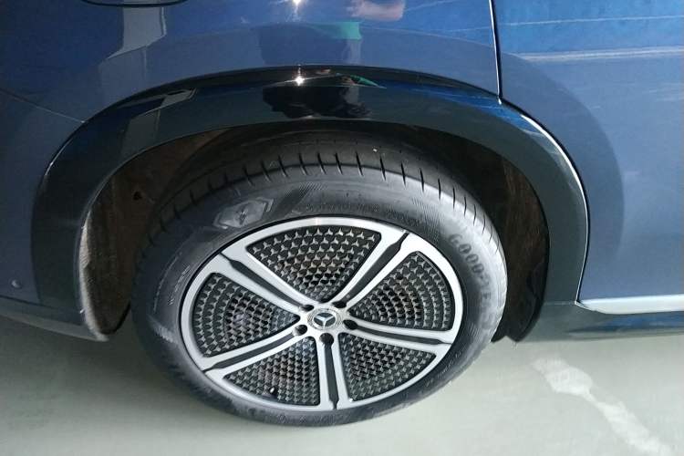 Used Mercedes-Benz EQS SUV 2023 450+ Right Rear Wheel Hub
