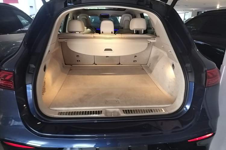 Used Mercedes-Benz EQS SUV 2023 450 4MATIC Pioneer Edition Trunk