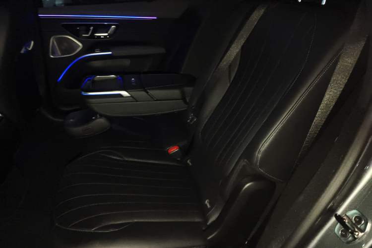 Used Mercedes-Benz EQS SUV 2023 450+ Interior 4