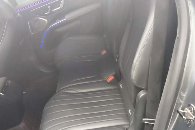 Used Mercedes-Benz EQS SUV 2023 450 4MATIC Pioneer Edition Left Rear Seat
